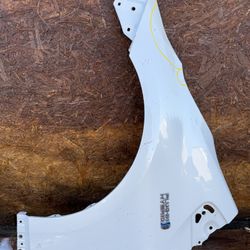 2016 - 2022 TOYOTA PRIUS LEFT FRONT SIDE FENDER OEM