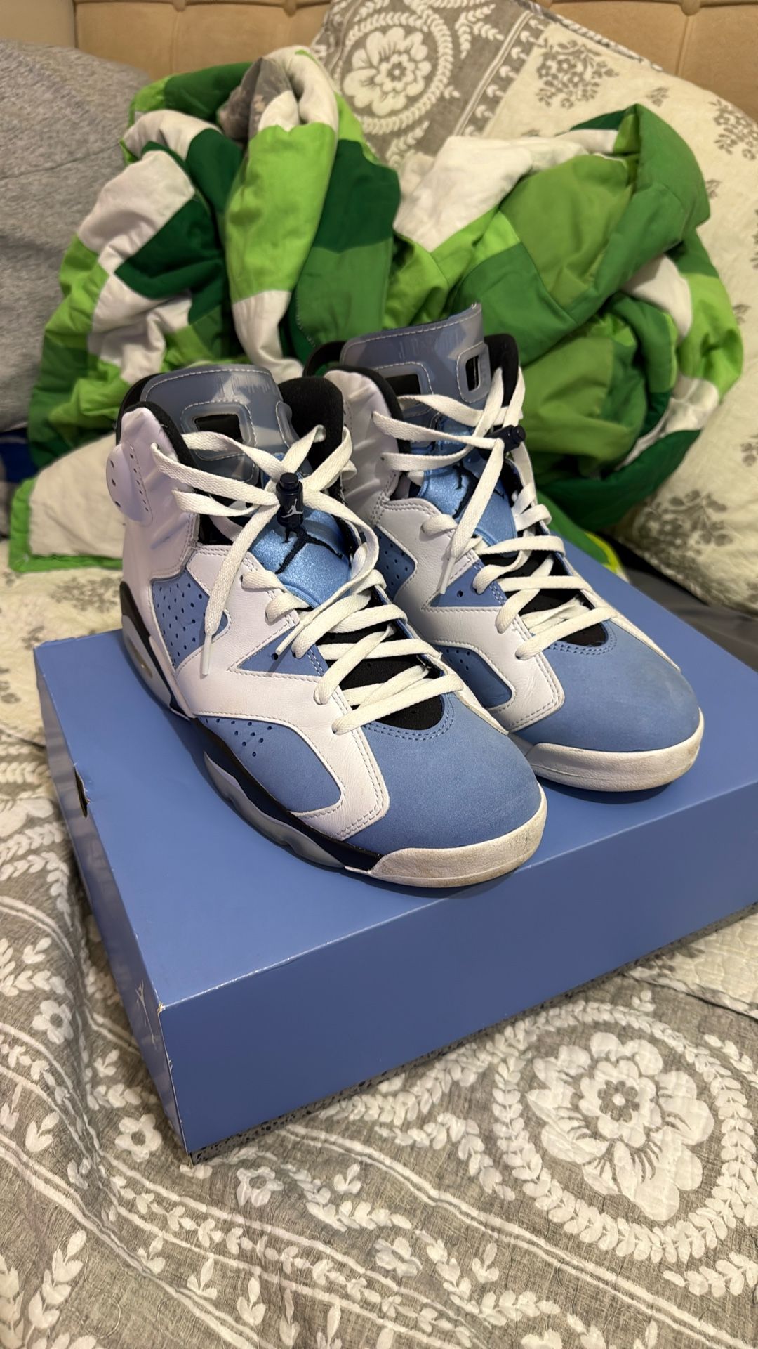 Air Jordan 6 Retro University Blue