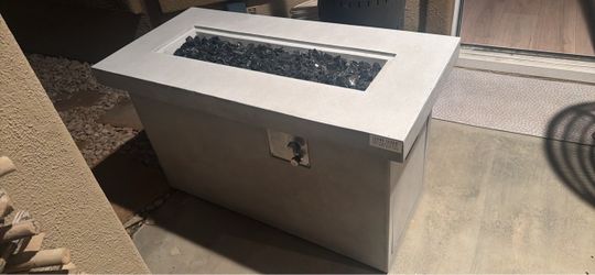 Outdoor propane Fire Pit Table