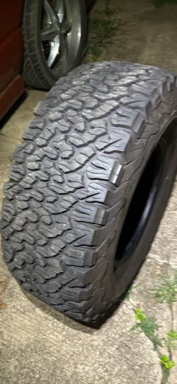 Single Tire BFGOODRICH ALL-TERRAIN T/A KO2 LT315/70R17 113/110T. Has one Patch