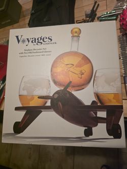 Airplane decanter