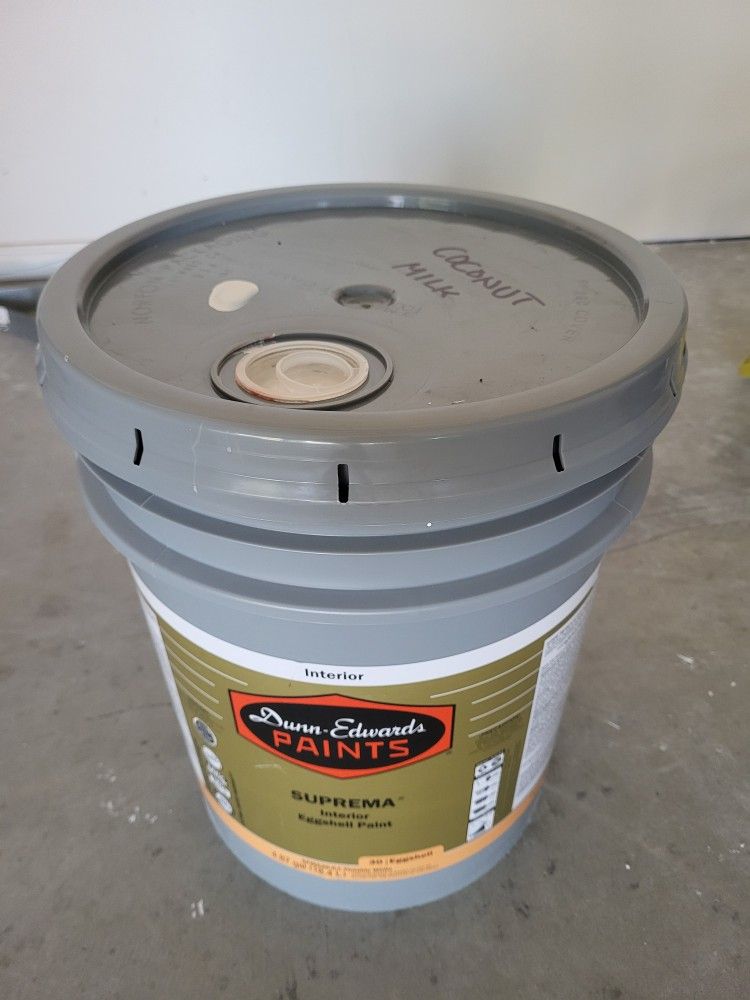 Paint 5-gallons Interior Paint for inside the house
