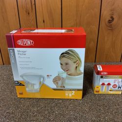 Water Filter Pitcher With 2 Extra Filters 10-Cup New In Box
