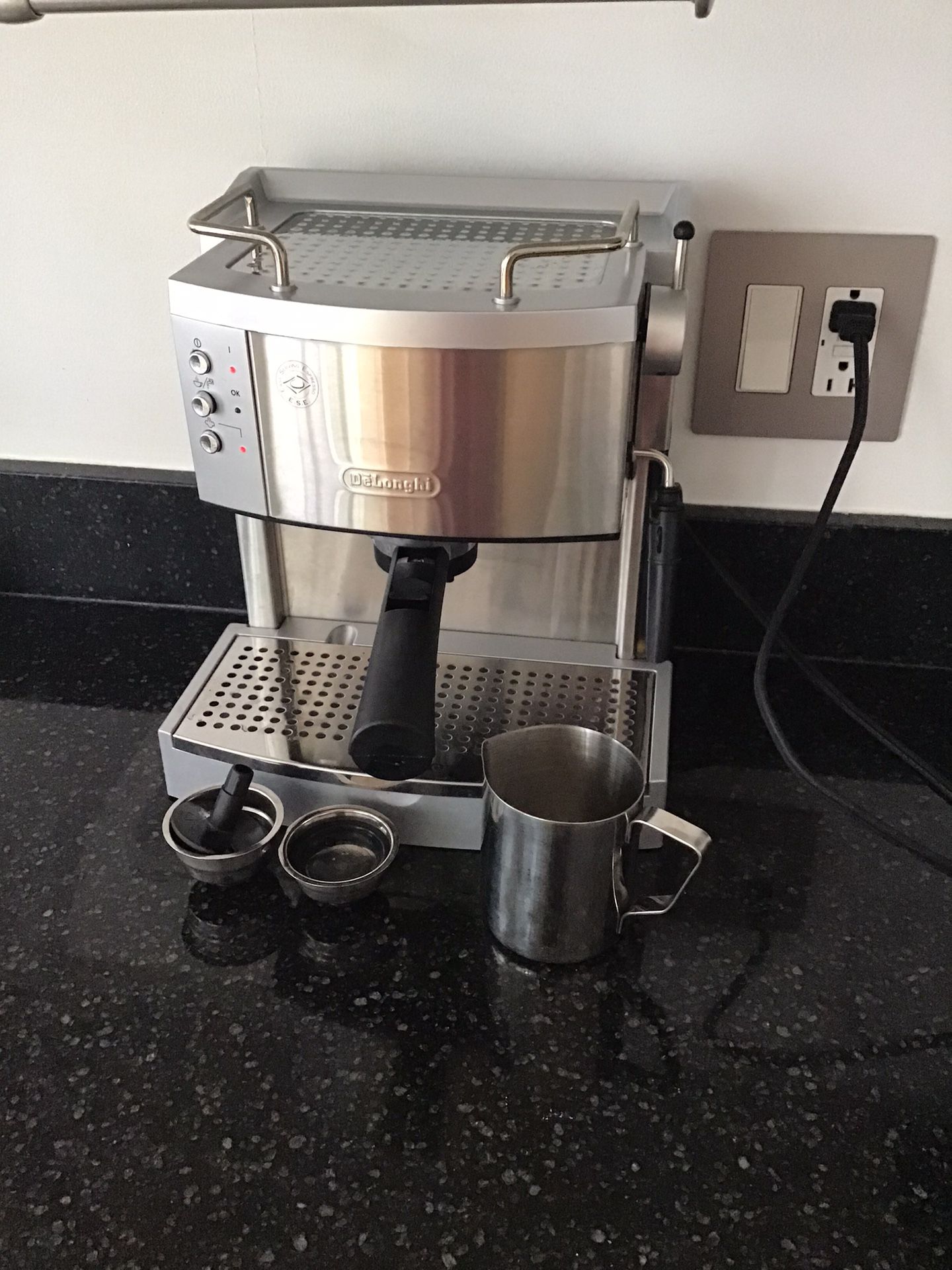 DeLonghi espresso machine coffee maker 