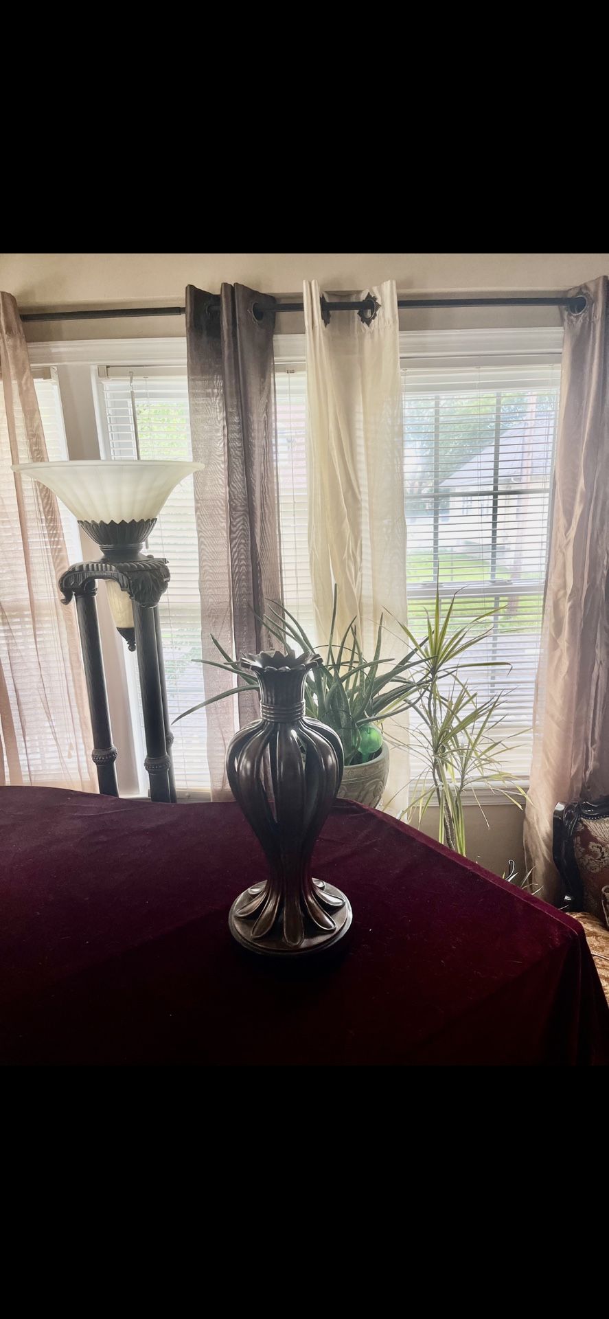 Beautiful Floor Candle Holder Pillar