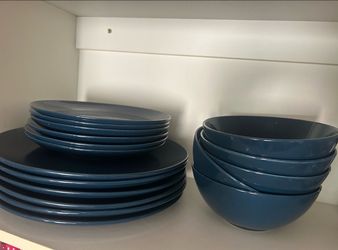 Plates and bowls set