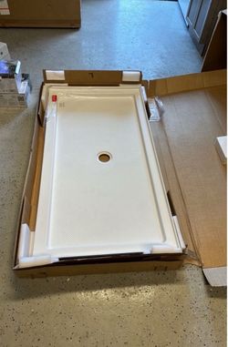60” X 32” Shower Base Pan in White Center Drain stand up