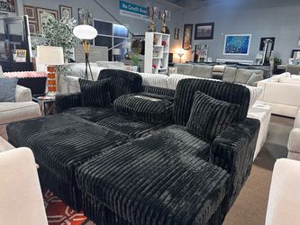 Perfect sleeper sofa! 🚨🖤✨ Easy Financing!