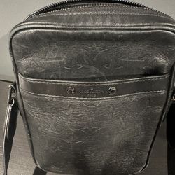 LOUIS VUITTON ( SLING BAG ) 