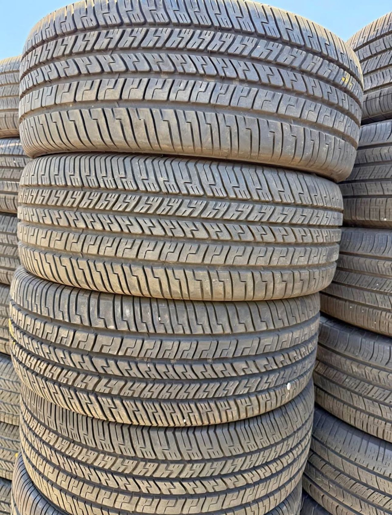 265 60 17 Goodyear Tires Con 80% De Vida Las 4