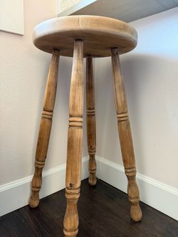 Bar height. Wooden stool.