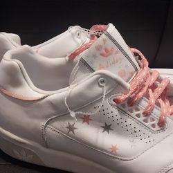 New Adidas Women Size 9 1/2