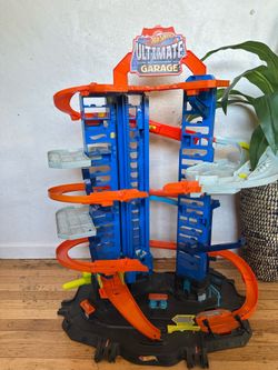Hot wheels ultimate garage set