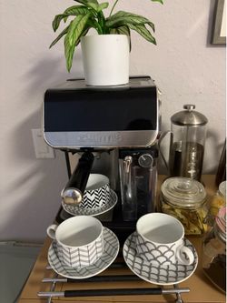 Gourmia coffee and latte maker
