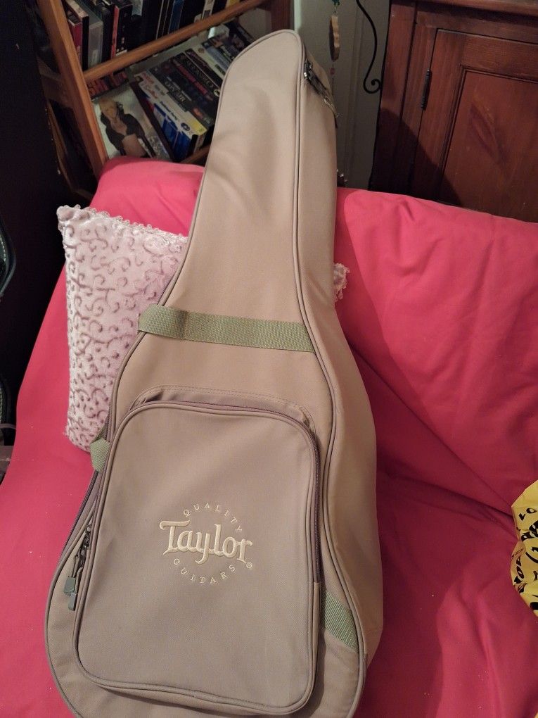 Taylor Baby Guitar Soft Case. New.