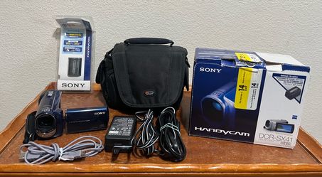 Sony Handycam DCR-SX41 60xOptical Zoom 8GB Camcorder