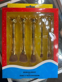 Moschino Brushes 
