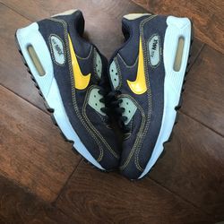 2005 Nike Air Max 90 Size 5.5