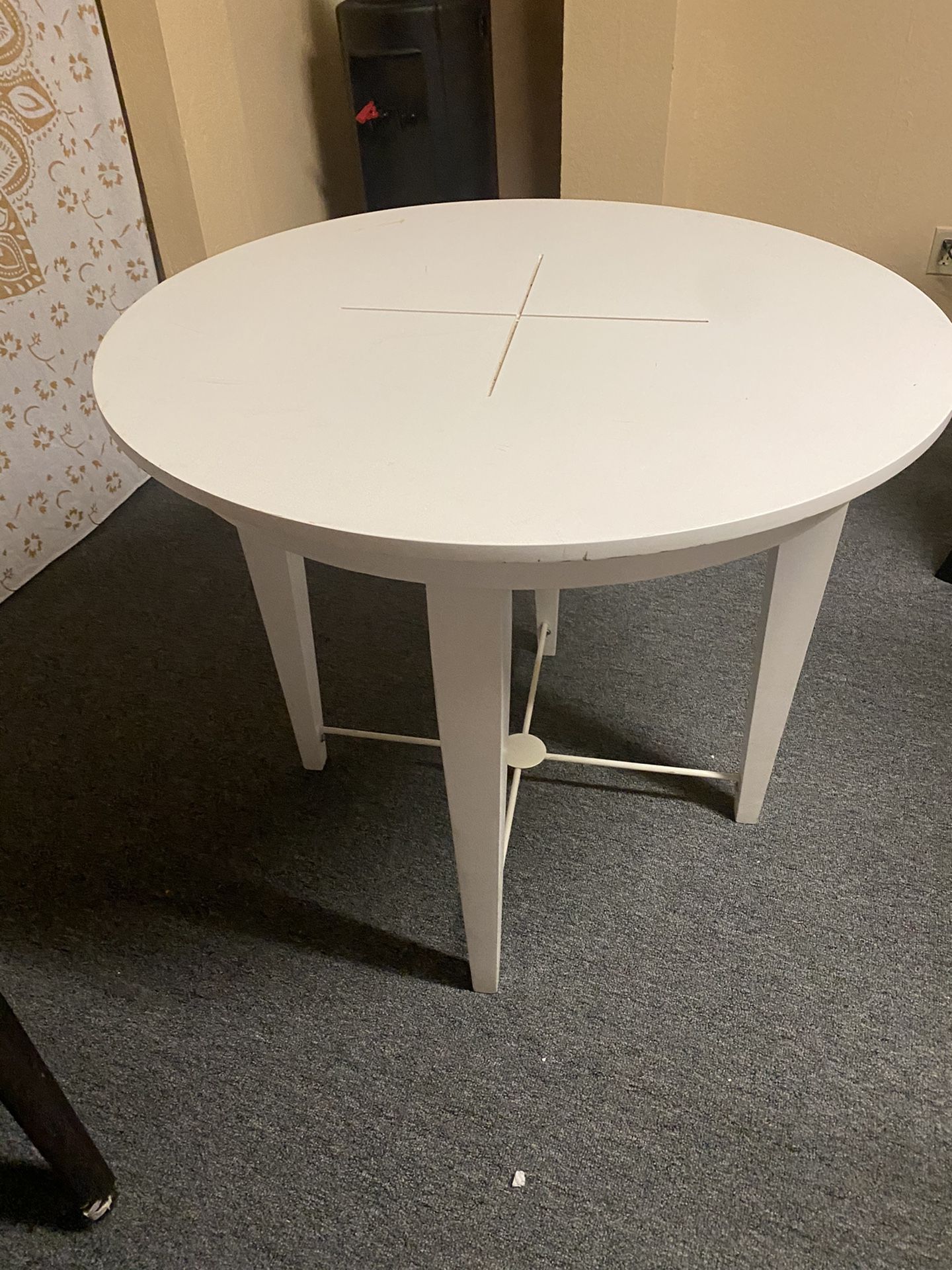 White display table