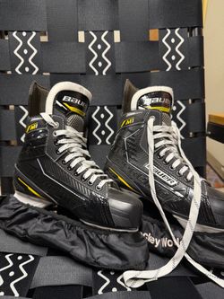Bauer supreme M1 men’s hockeys skates  size 7
