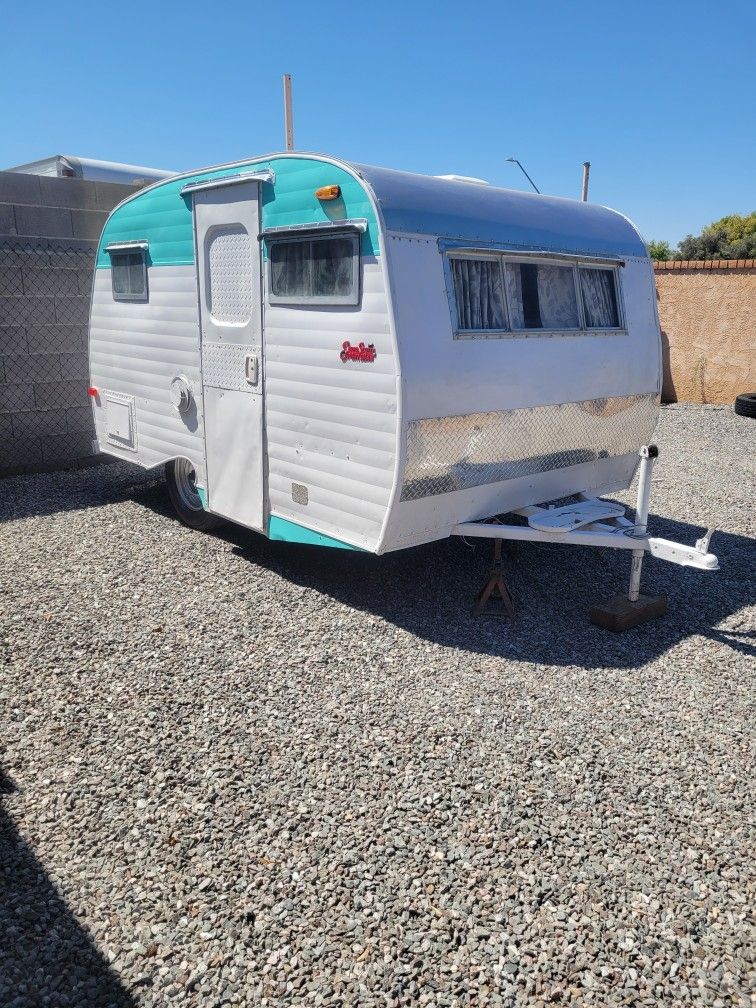 Scooty 10ft Vinrage Travel Trailer 