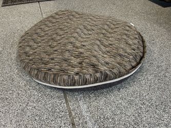 Round dog bed