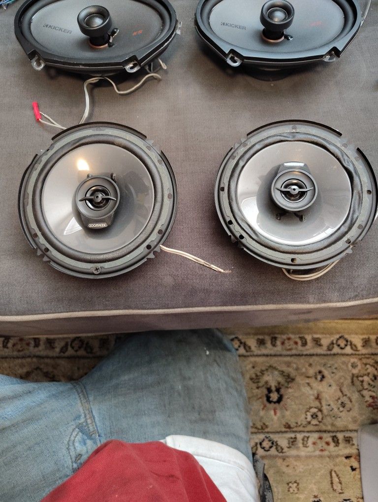 Kenwood 4 And 1/4-in Speakers