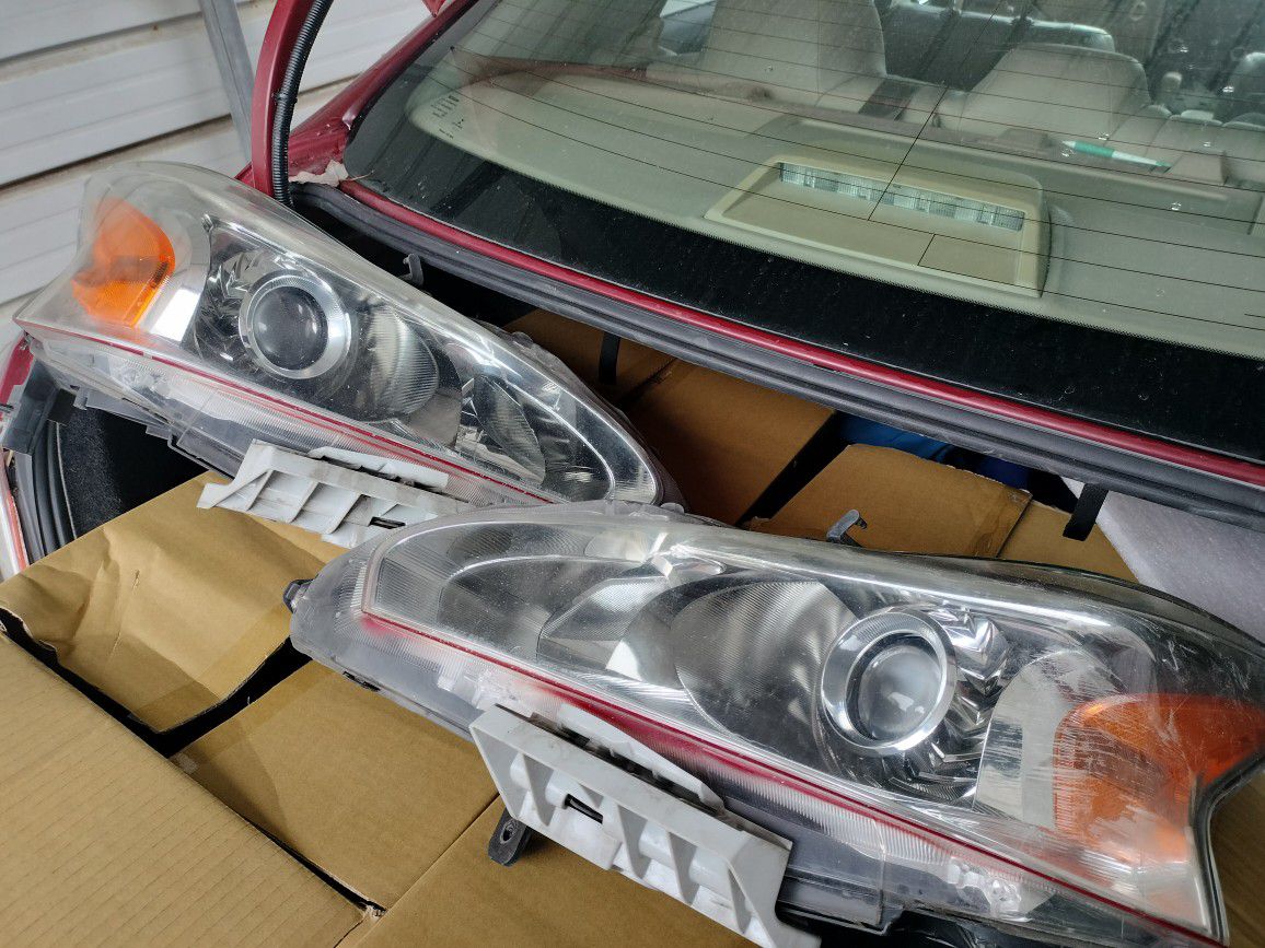 Headlight Nissan Altima 2013