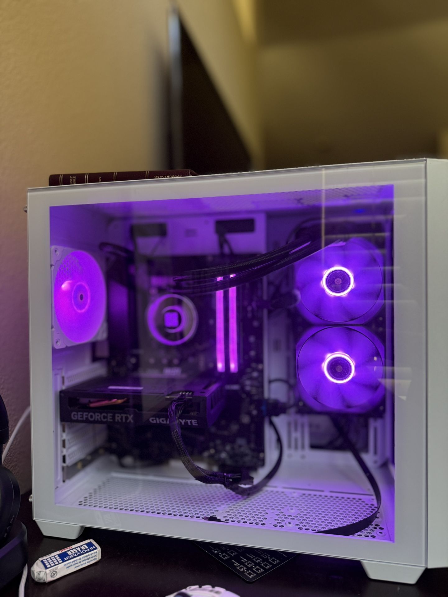 PC White
