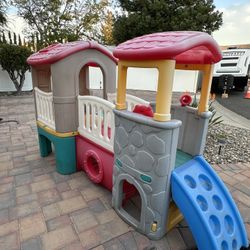 OUTDOOR PLAY HOUSE WITH THE SLIDE