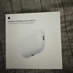 MagSafe Charging Case (USB-C) For AirPods Pro (2nd generation)