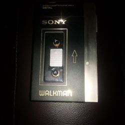 SONY Walkman WM-3 1981 Cassette Player With Case