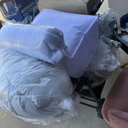 Bedding. Quilt. Blanket.