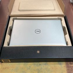 Dell 12TH Core I5 16GB Ram 512GB SSD Touchscreen 15.6” Laptop
