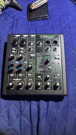 Mackie ProFX6v3 6-Channel Mixer with USB