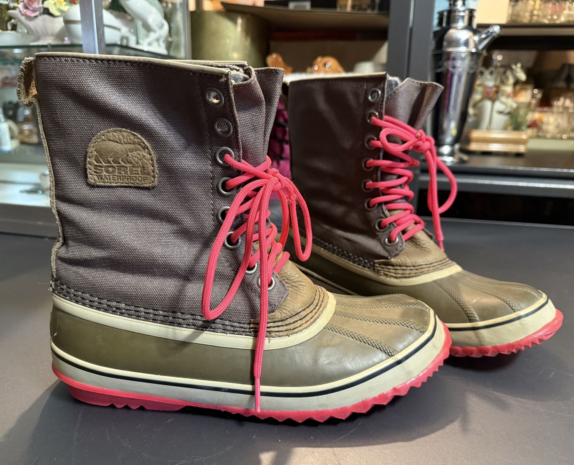 SOREL Winter Rain Boots Women’s Size 9.5 Water Resistant Brown Green And Pink