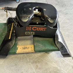 Curt Q24 5th Wheel Hitch Like New