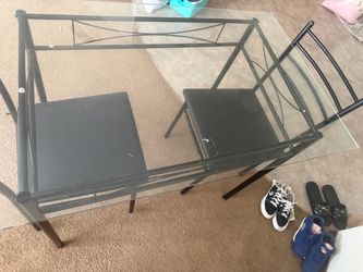 Dining table and chair set