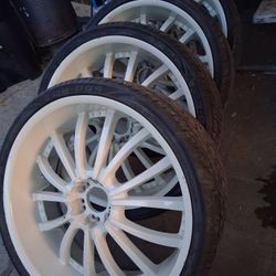 26s !!! ON NEW TIRES!! 6 LUG!!! 550$