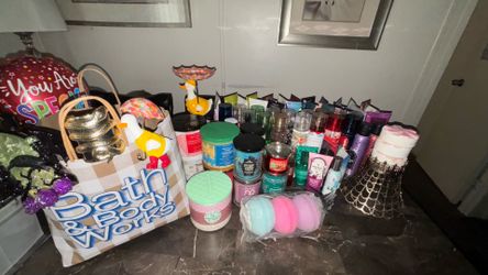 New and retired bath & body works mega bulk bundle