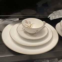 Harmony House china ☕️  Set for 6-8 ☕️