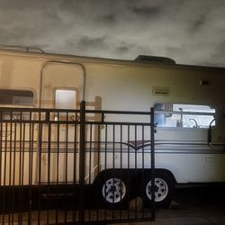 2000 Fleetwood Aerolite