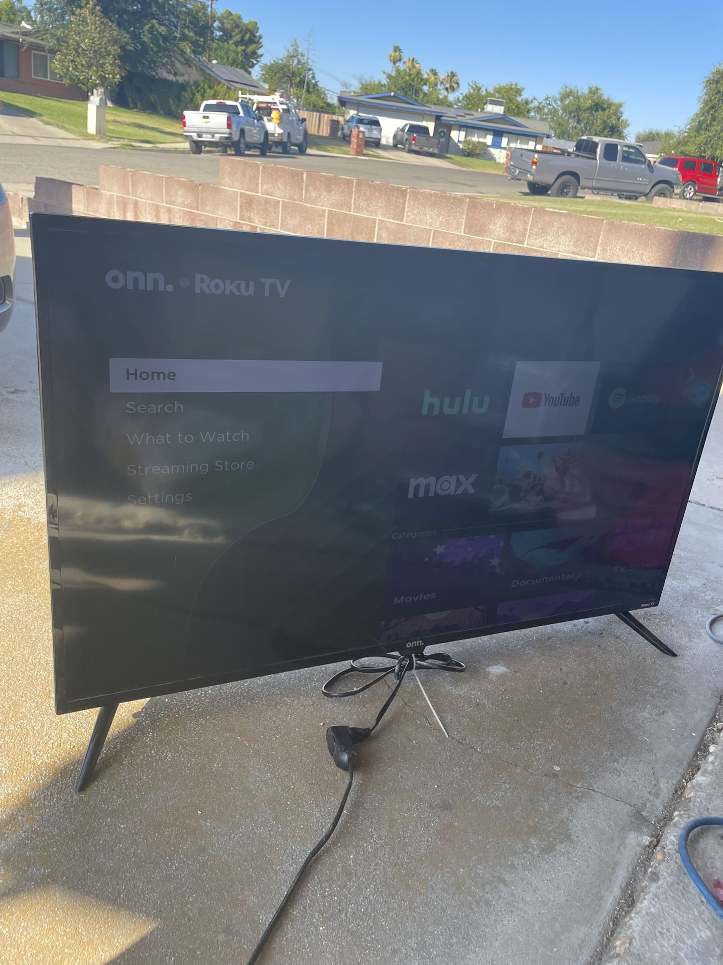 Smart  Tv With Remote 