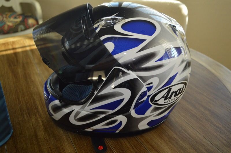 Good Condition Arai Quantum F Snell DOT helmet, Small
