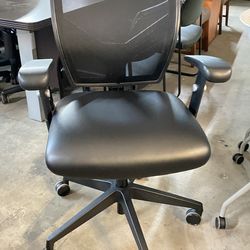 Mesh office chair