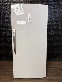 FRIGIDAIRE STANDUP FREEZER w/WARRANTY! R3091A
