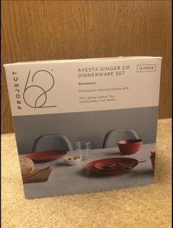 Dinnerware Set