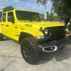 2023 Jeep Gladiator