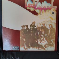 Led Zeppelin II – 1969 Gatefold LP (Atlantic SD 8236)  