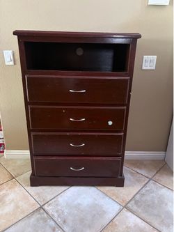 Dark wood 4 drawer dresser
